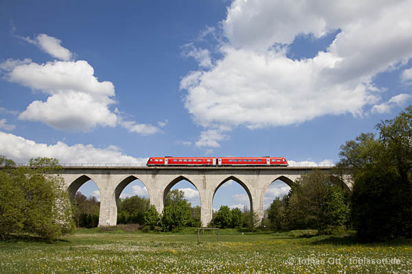 Architekturfoto: Eisenbahnbrücke in Oberfranken