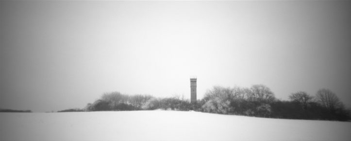 DDR Grenzturm bei Blosenberg / Ullitz, Hof im Winter