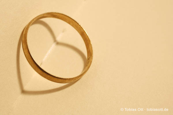 Goldener Ring als Herz