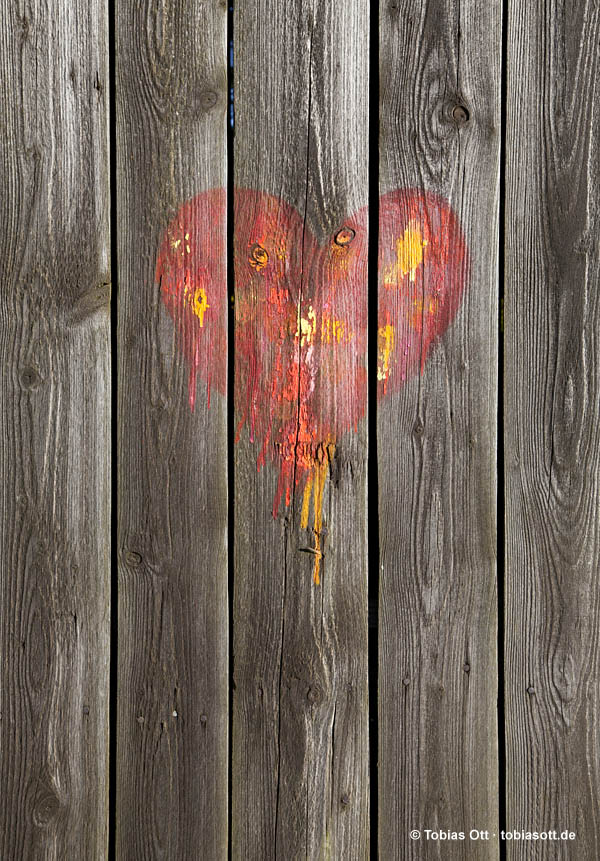 Graffiti Herz auf Holz 